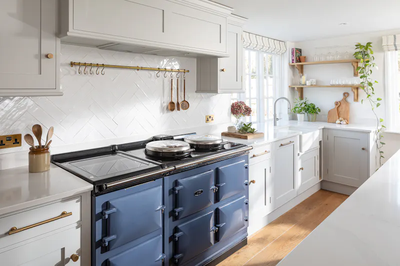 Aga at Picturesque Kent farmhouse, L749 (photo 8)