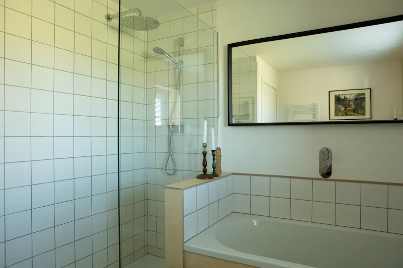 Shower at Devon Home, D2685 (photo 15)
