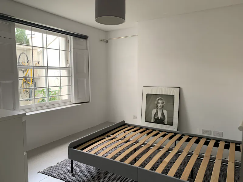 Bedroom at Canonbury Victorian Terrace, B2004 (photo 8)