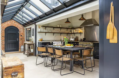 Loft-style converted home, J226