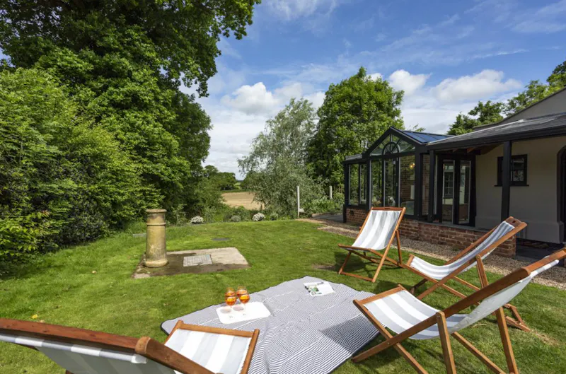 Garden at Loft-style converted home, J226 (photo 24)
