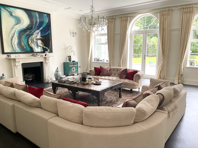 Living Room at Luxury Weybridge house, D2694 (photo 4)