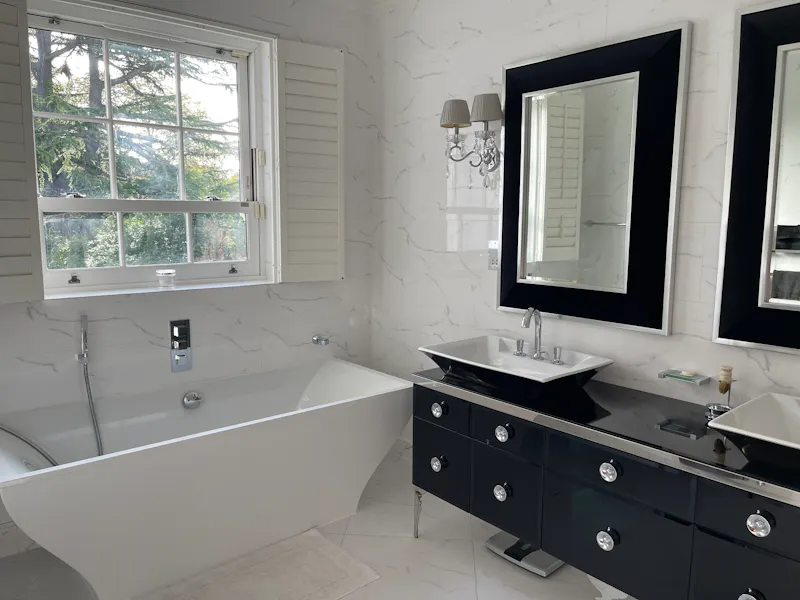 Bathroom at Luxury Weybridge house, D2694 (photo 24)