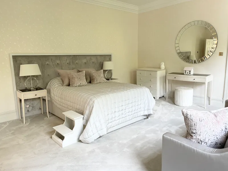 Bedroom at Luxury Weybridge house, D2694 (photo 27)