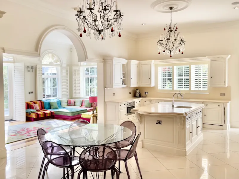 Dining room at Luxury Weybridge house, D2694 (photo 7)