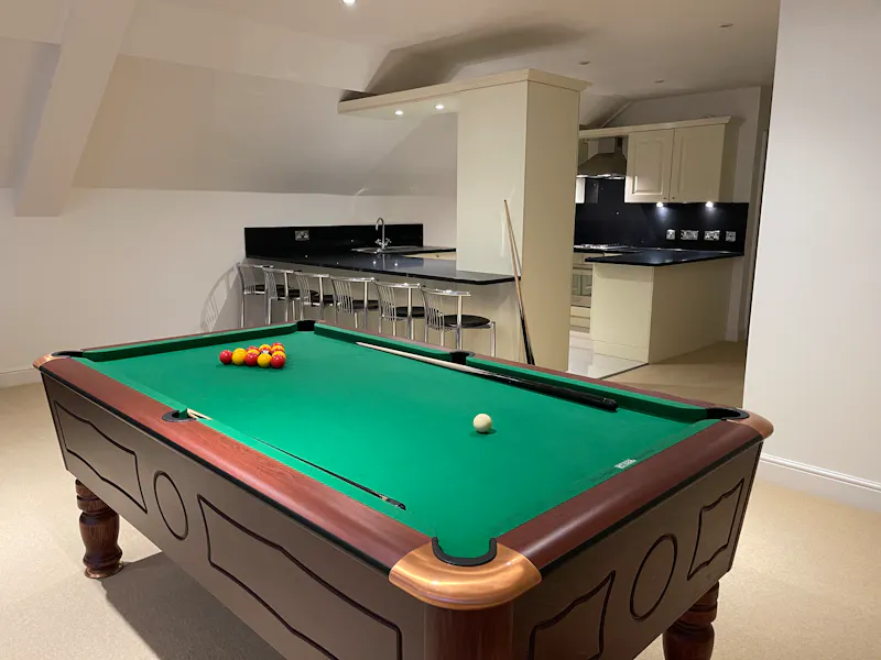 Games room at Luxury Weybridge house, D2694 (photo 15)