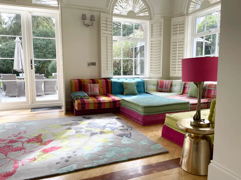 Living Room at Luxury Weybridge house, D2694 (photo 9)