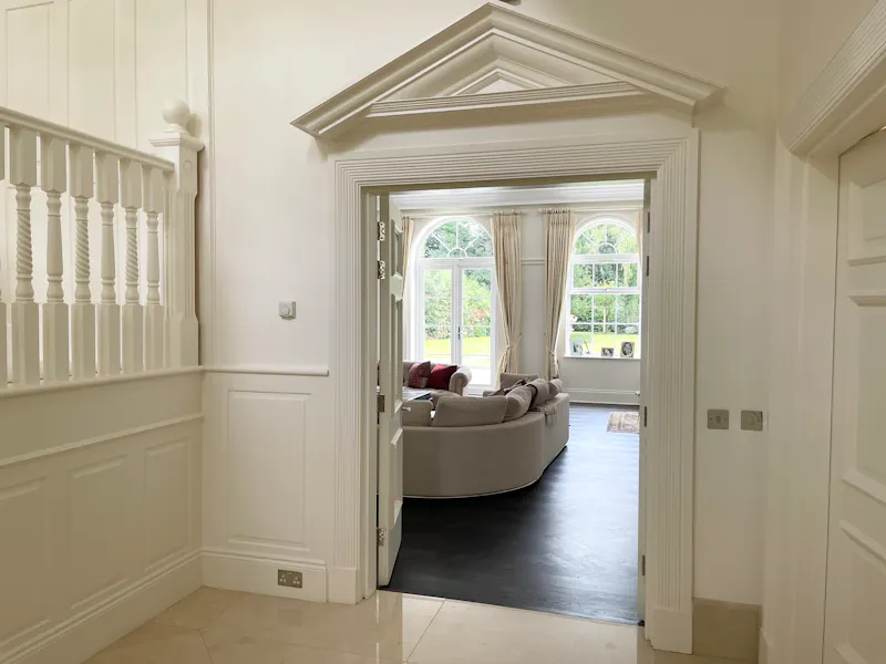 Luxury Weybridge house, D2694 (photo 3)