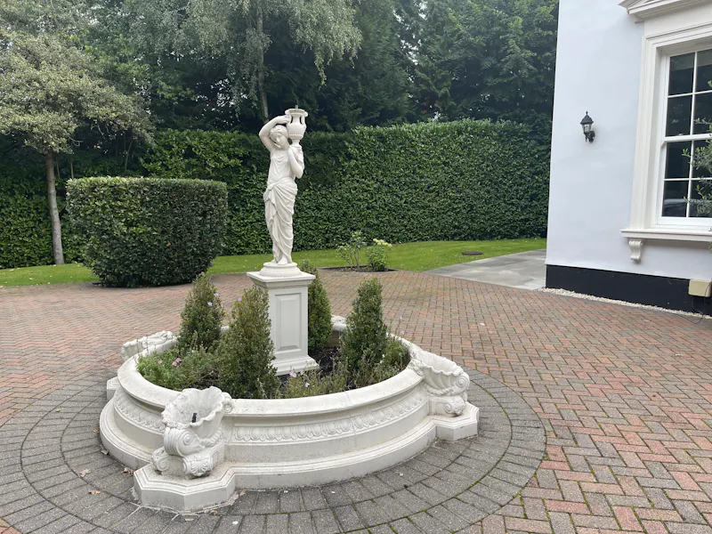 Luxury Weybridge house, D2694 (photo 33)
