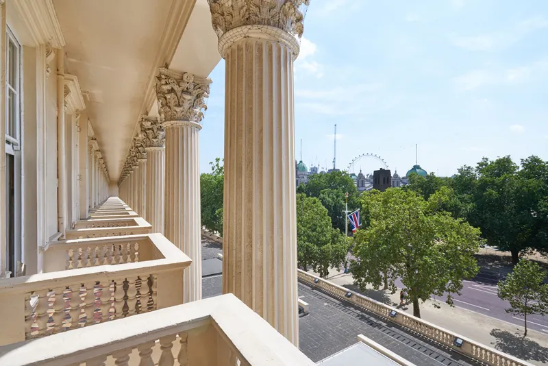 Balcony at Spacious venue and theatre, P598 (photo 13)