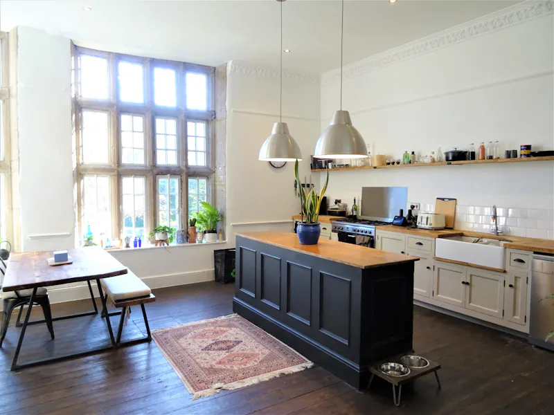 Kitchen at Todmorden Gothic House, H1021 (photo 10)