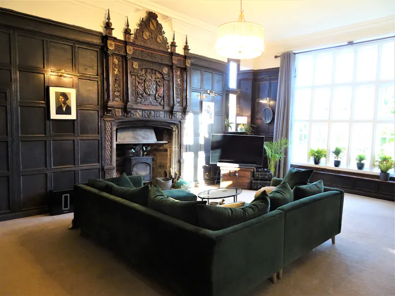 Panelling at Todmorden Gothic House, H1021 (photo 15)
