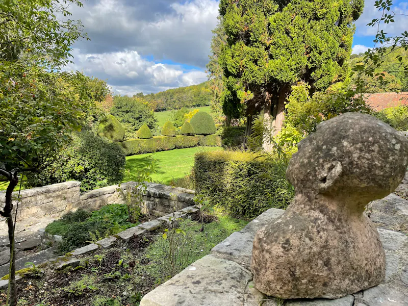 Garden - formal at High Wycombe house, D2690 (photo 53)