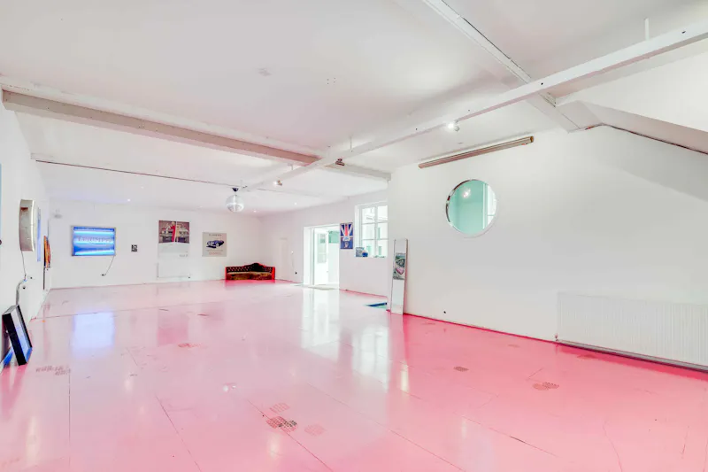 Open plan at Brentford Converted Factory, N536 (photo 2)