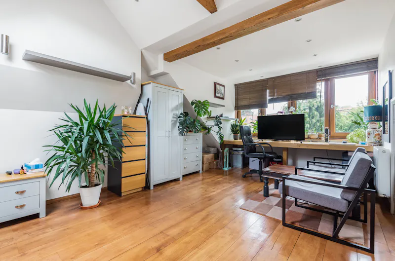 Study at Modern Woodside Park home, D2689 (photo 11)