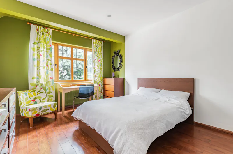 Bedroom at Modern Woodside Park home, D2689 (photo 13)