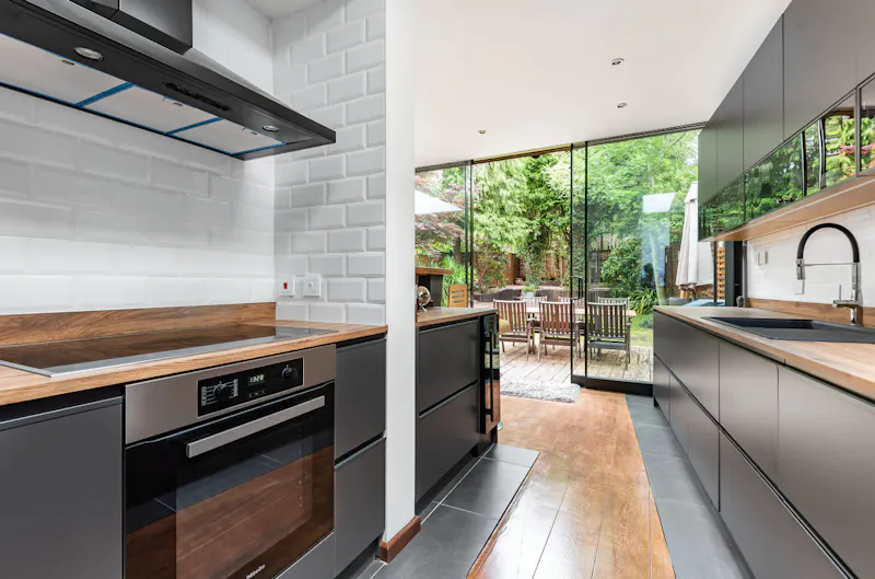 Kitchen at Modern Woodside Park home, D2689 (photo 4)
