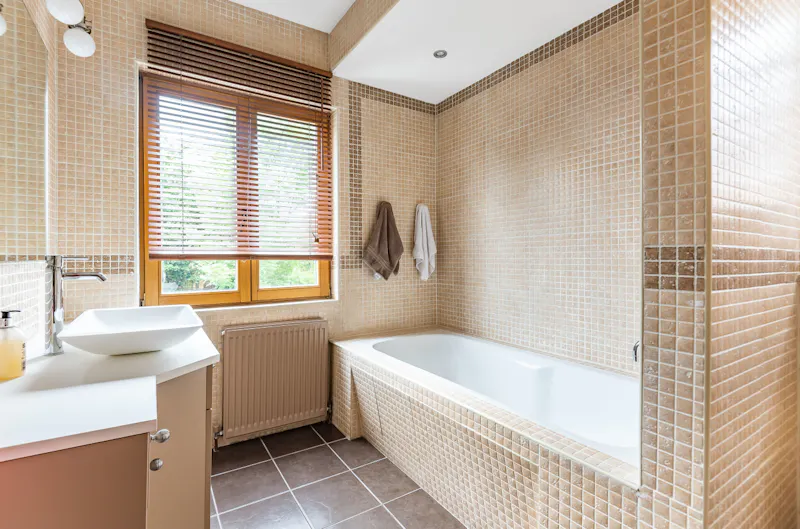 Bathroom at Modern Woodside Park home, D2689 (photo 16)