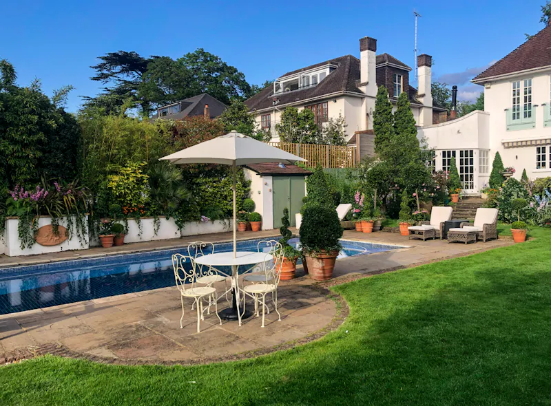 Swimming pool - outdoor at Roehampton modern mansion, D2382 (photo 45)