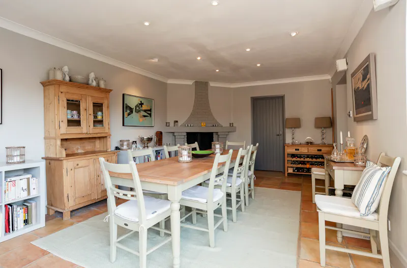 Roehampton modern mansion, D2382 (photo 15)