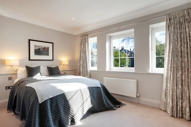 Bedroom at Roehampton modern mansion, D2382 (photo 36)
