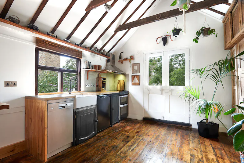 Kitchen at Finsbury Park Creative Studio, N442 (photo 10)