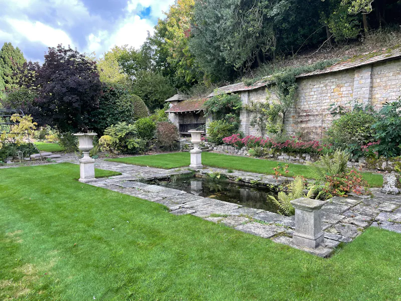 Pond at High Wycombe house, D2690 (photo 45)