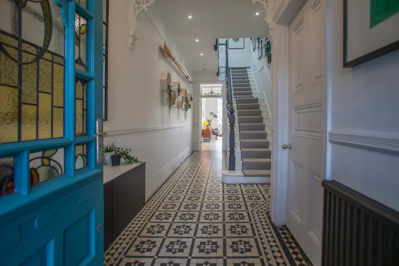 Entrance hall at Contemporary West Acton house, D2691 (photo 3)