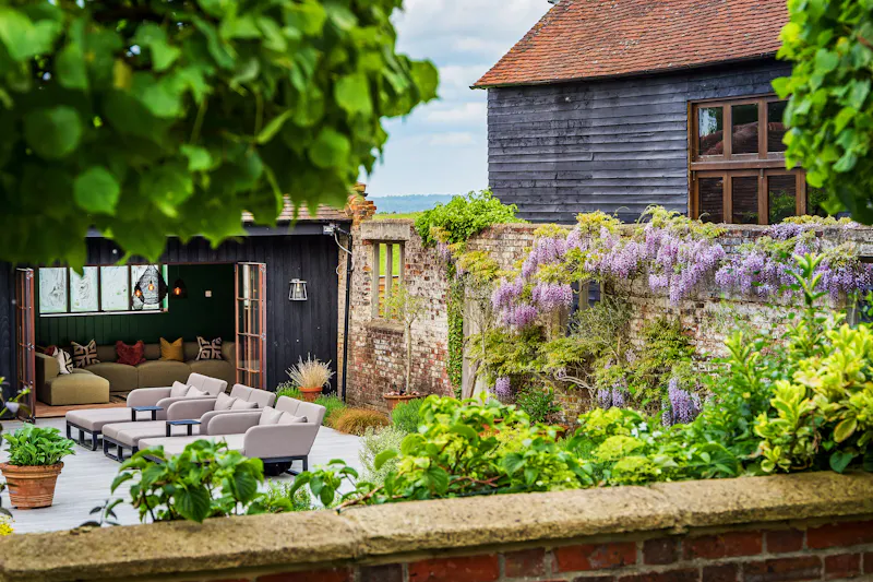 Stylish Witley barn conversion, L656 (photo 89)