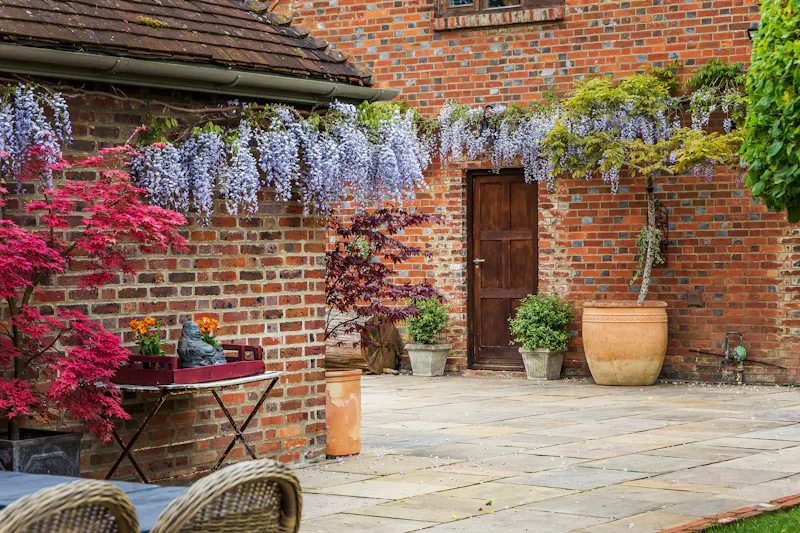 Stylish Witley barn conversion, L656 (photo 81)