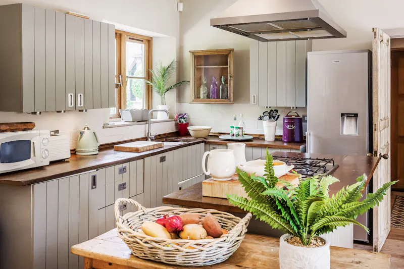Stylish Witley barn conversion, L656 (photo 9)