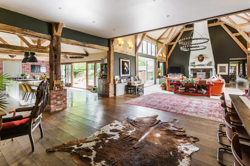 Stylish Witley barn conversion, L656 (photo 30)