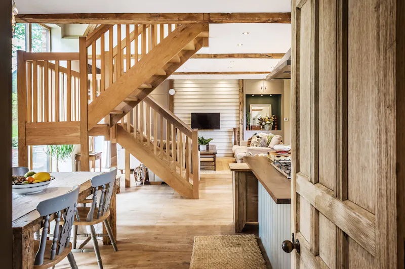 Stylish Witley barn conversion, L656 (photo 8)
