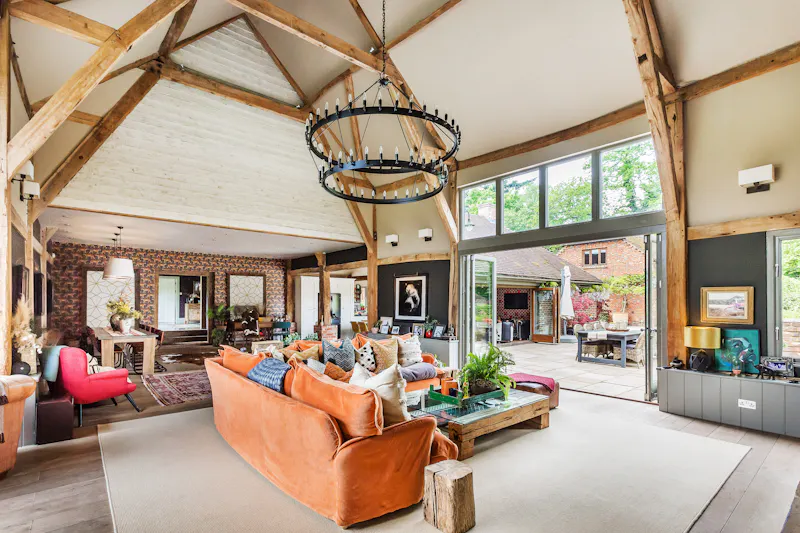 Stylish Witley barn conversion, L656 (photo 28)