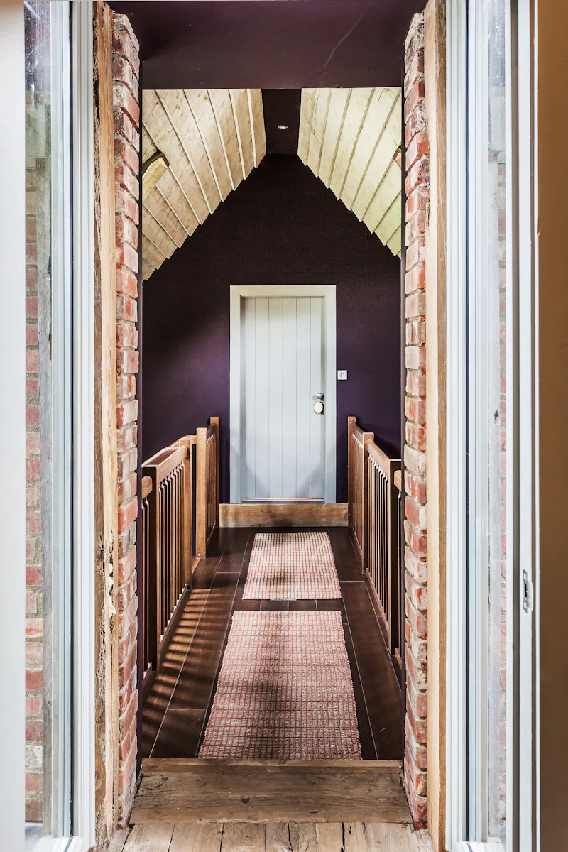 Stylish Witley barn conversion, L656 (photo 45)