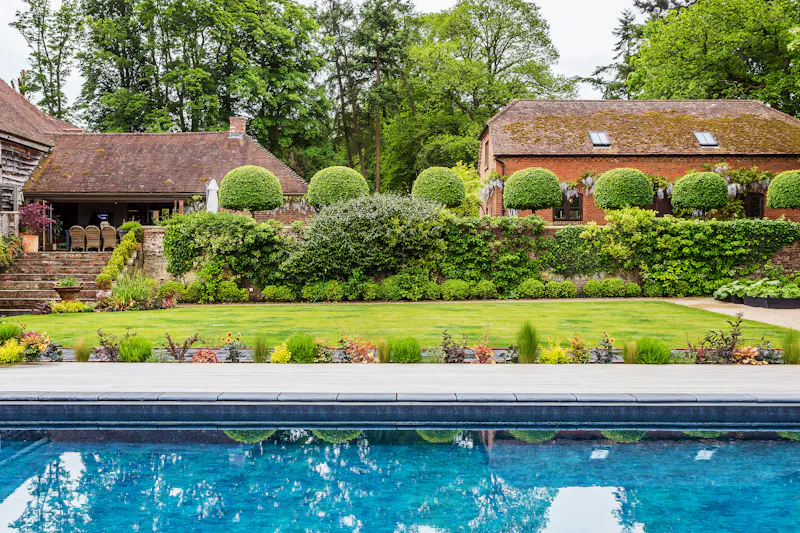 Stylish Witley barn conversion, L656 (photo 69)