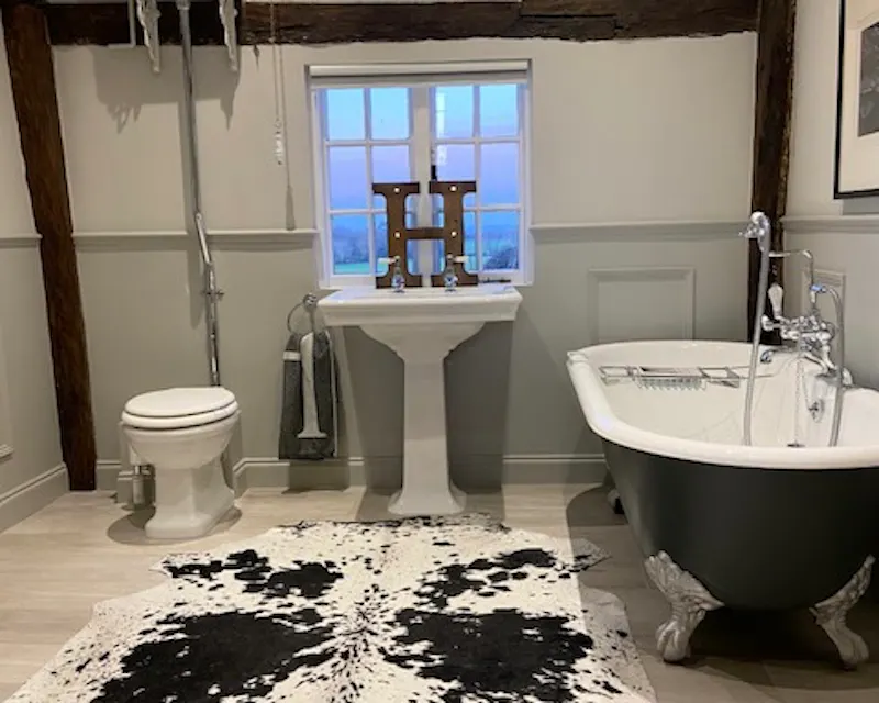 Bathroom at Film location C849 in Essex (photo 18)