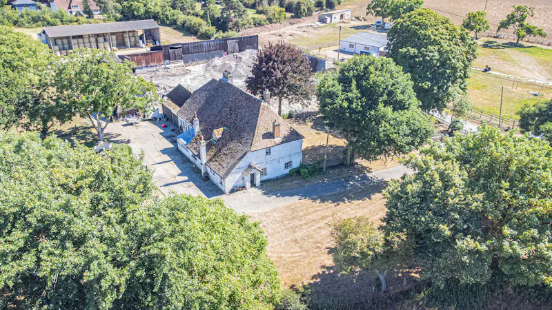 Kent farmhouse, L753 (photo 1)