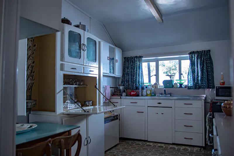 Kitchen at Kent farmhouse, L753 (photo 3)