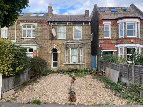 Derelict Leytonstone house, B2007