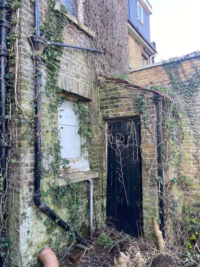 Derelict Leytonstone house, B2007 (photo 43)