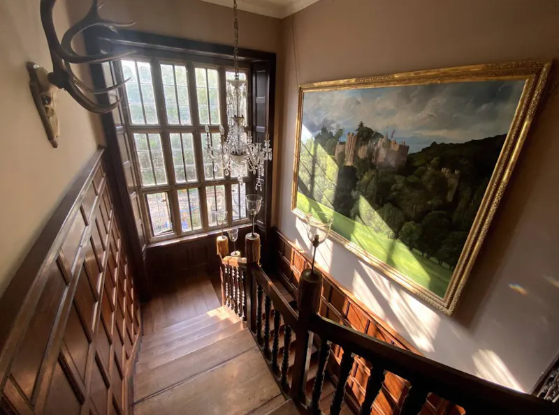 Staircase at Crewkerne grande manor house, H1013 (photo 26)