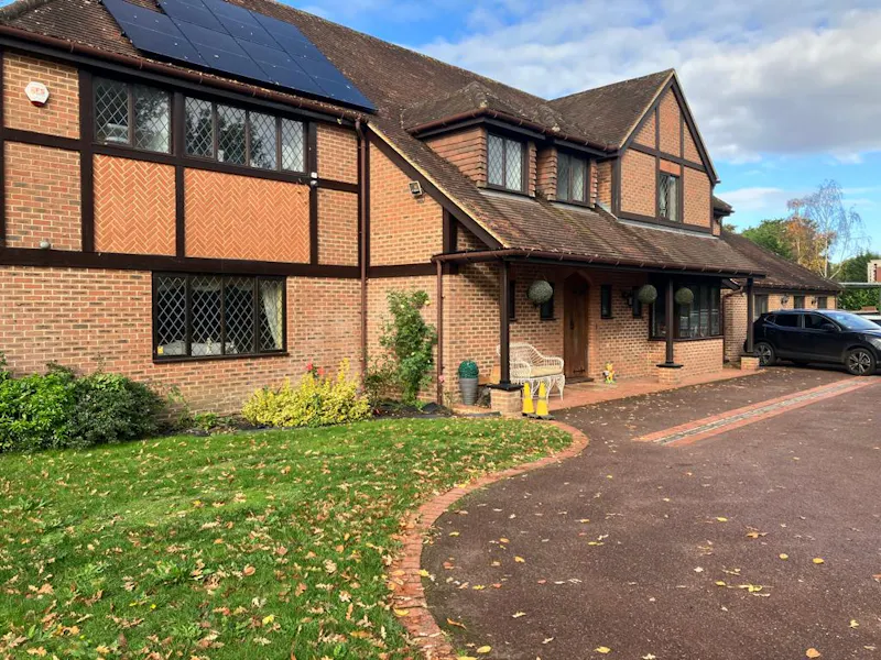 Leatherhead detached house, M353 (photo 1)