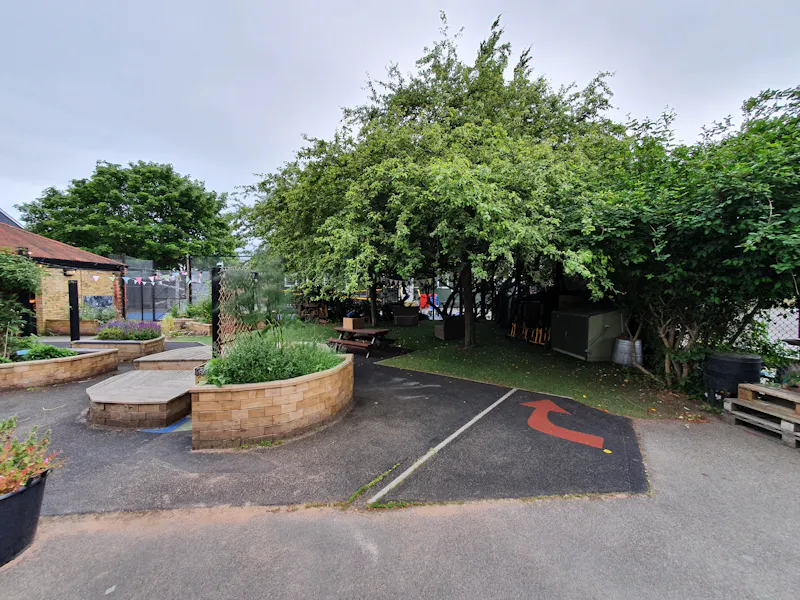 Tooting Bec School, J228 (photo 27)
