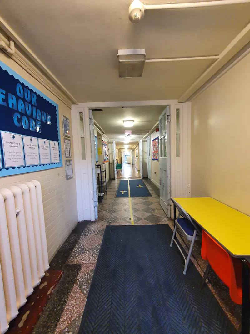 Tooting Bec School, J228 (photo 13)