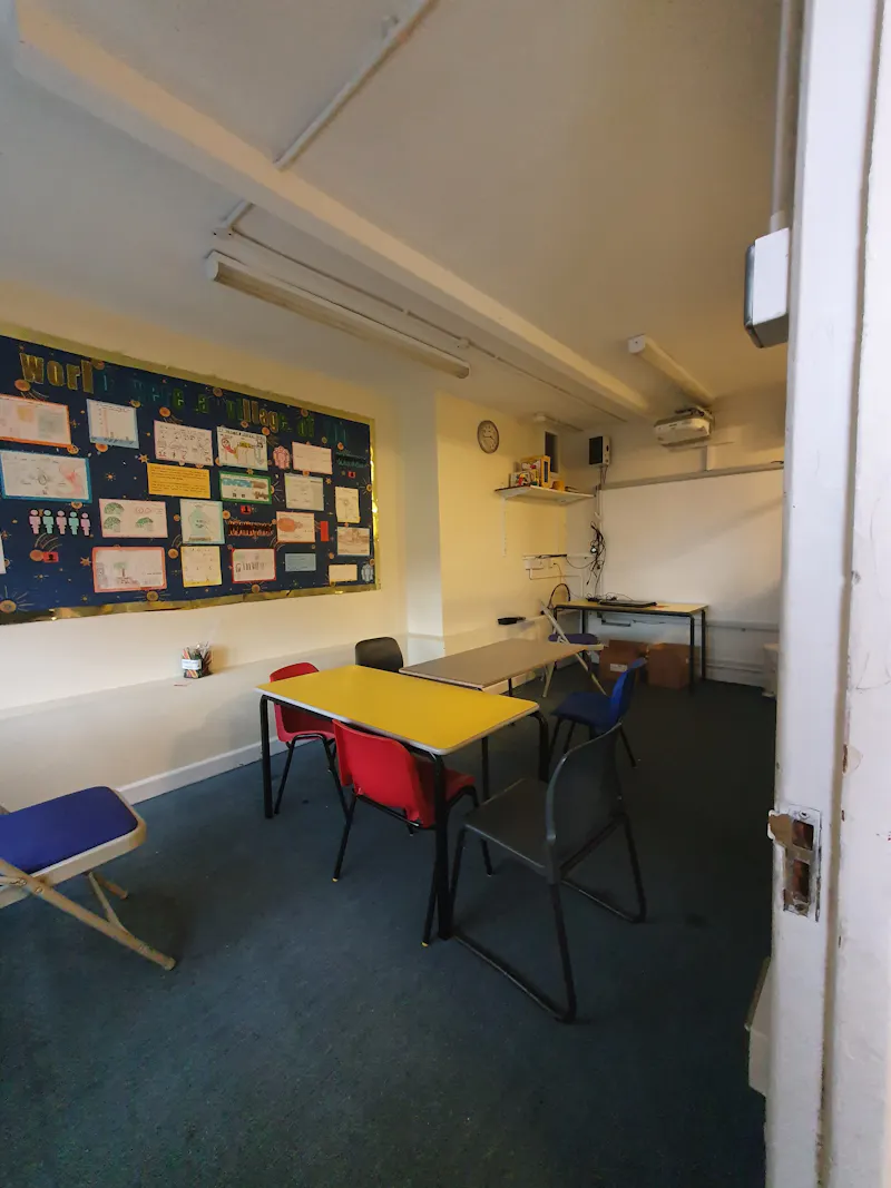 Tooting Bec School, J228 (photo 8)