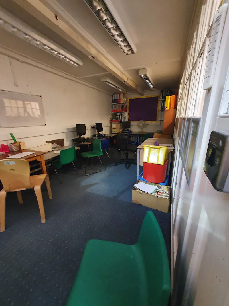 Tooting Bec School, J228 (photo 17)