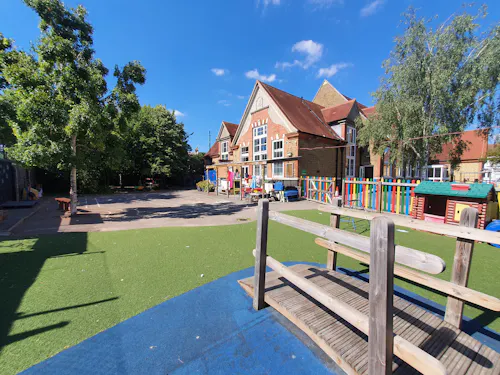 Tooting Bec School, J228