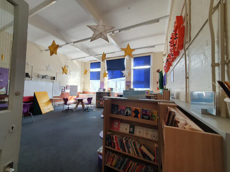 Tooting Bec School, J228 (photo 16)