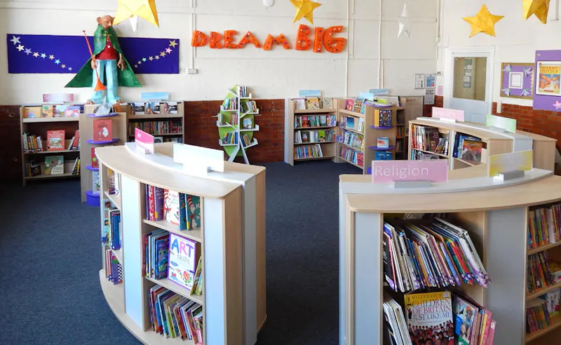 Library at Tooting Bec School, J228 (photo 2)